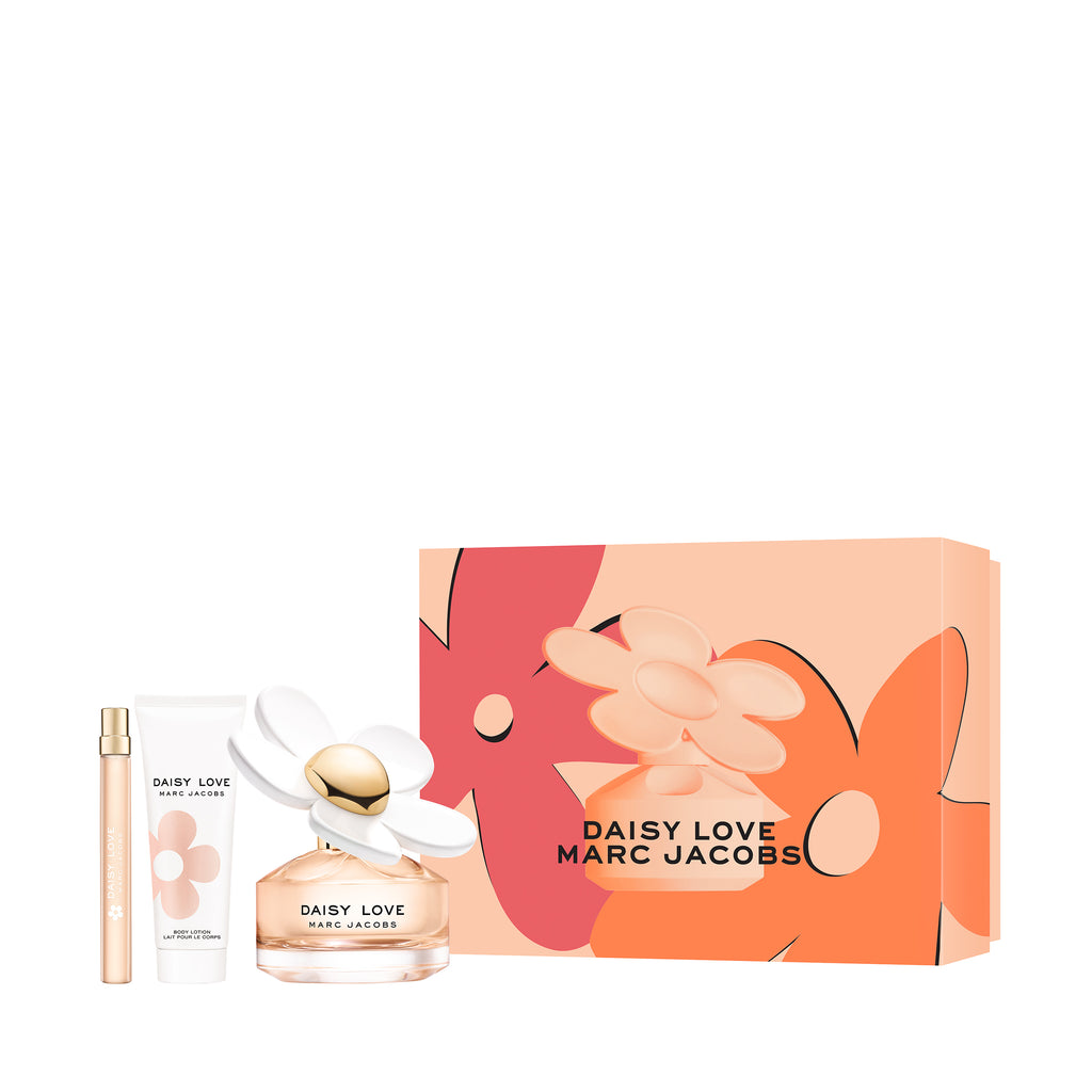 Daisy Love, an addictive floral fragrance  Set contains:  100ml EDT 75ml body lotion 10ml purse spray
